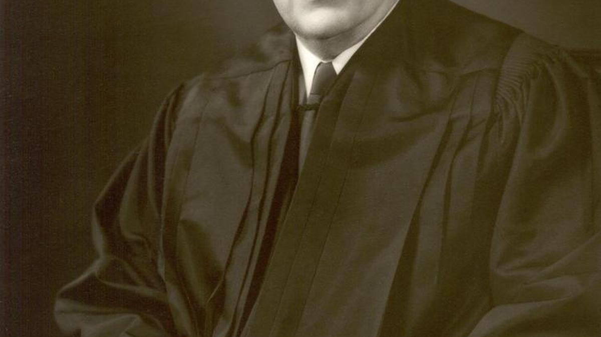 Earl Warren, swearing to “do equally right to the poor and the rich,” became 14th chief justice of the United States on Oct. 5, 1953.