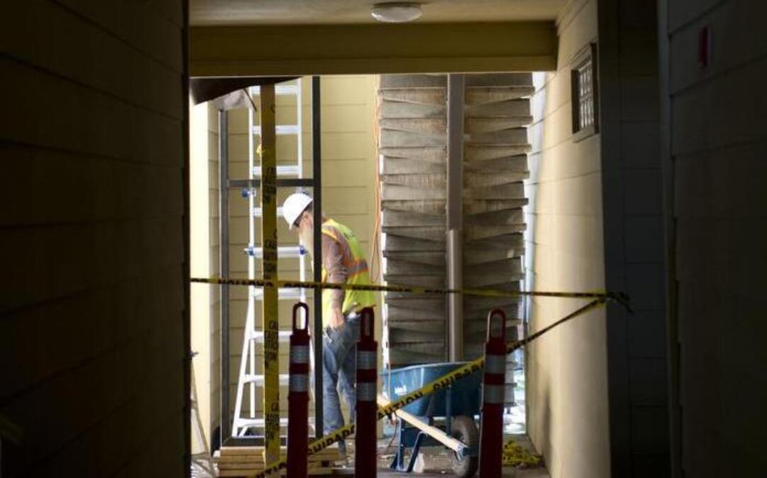 
Work is being down to brace up stairwells Tuesday at the Legends at Willow Creek in Folsom, after a staircase linking the landings on the second and third floors failed at the 280-unit complex on Friday, killing Shun Xiang Yuan, 26, of San Francisco.
