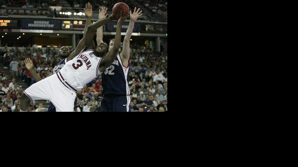 
Indiana’s D.J. White tosses up a shot in front of two Gonzaga defenders at Arco Arena in Sacramento in March 2007. No. 7 seed Indiana won 70-57 to advance to the second round. Sacramento will host first- and second-round games in the NCAA men’s basketball tournament in 2017.

