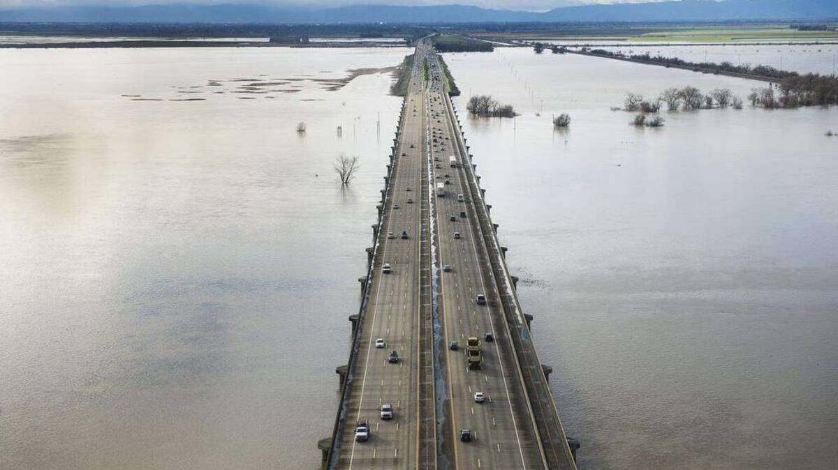 The California Department of Transportation plans to add a single express lane on portions of Interstates 50 and 80 between Sacramento and Davis. The regional plan calls for two express lanes, an alternative that Caltrans did not analyze.