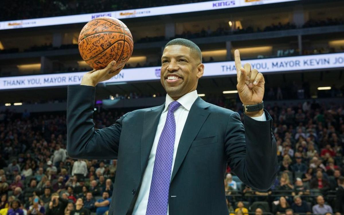 Sacramento Mayor Kevin Johnson receives an autographed basketball during the Sacramento Kings game against the Los Angeles Lakers at Golden 1 Center in Sacramento on Monday, Dec. 12, 2016.