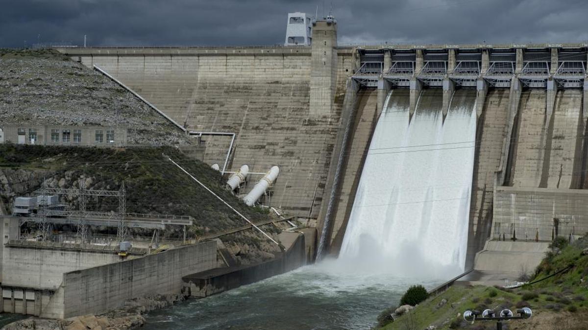 Blasting operations tied to the construction of the new spillway at Folsom Dam will force short-term closure of the bridge just downstream over the next two weeks. March 2016 file photo.