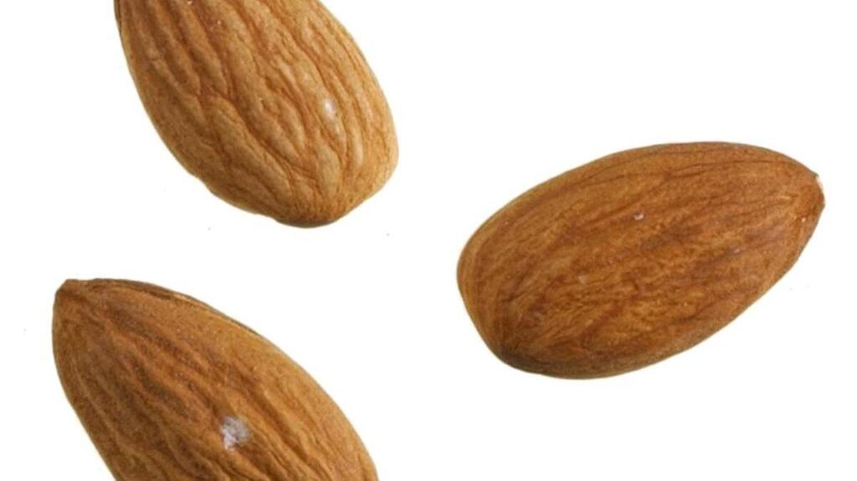 Almond nuts are a good source of antioxidants such as vitamin E and selenium.