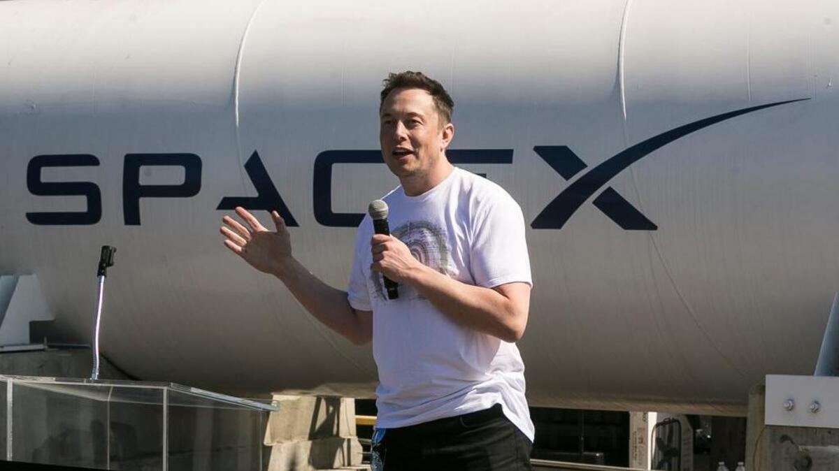 SpaceX CEO Elon Musk is guaranteeing excitement “one way or another” when the Falcon Heavy is launched at the end of January.