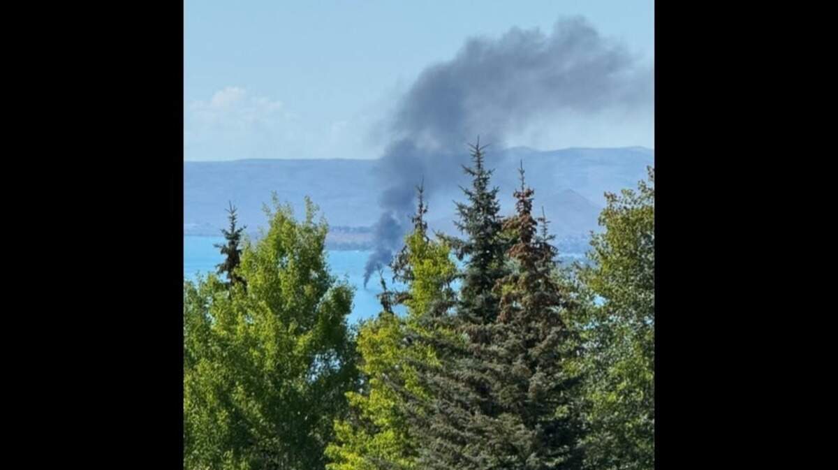 A boat fire forced six people into a lake in Utah, deputies said.