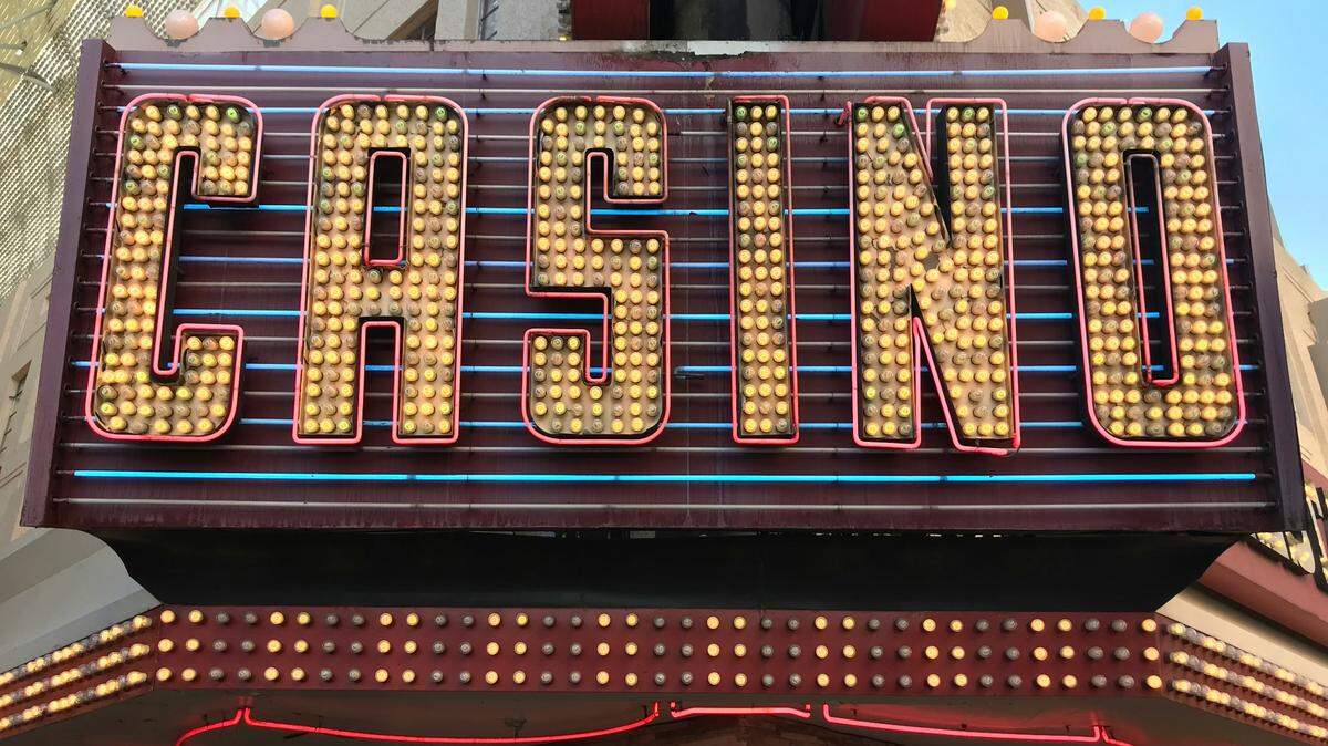 A gambler walked away with a massive prize from a slot machine, a Tampa casino said.
