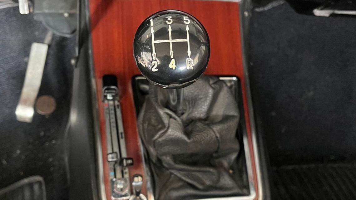 A woman accused of trying to steal pickup truck in Boulder failed when she couldn’t figure out the manual transmission, Colorado police say.