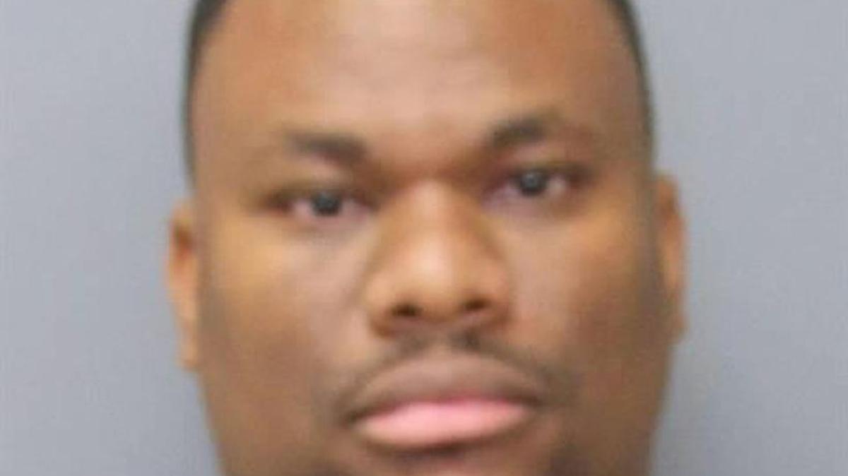 Carlos Deangelo Bell