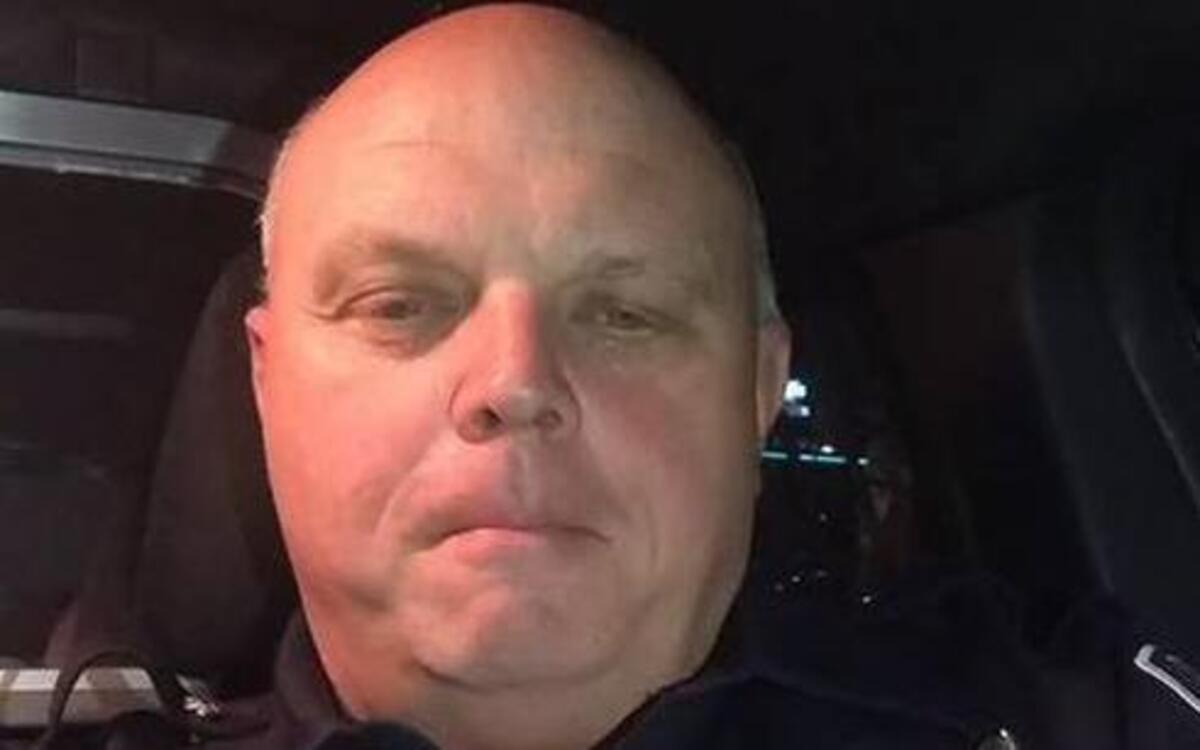 Seattle Police Officer Eric Michl snapped this stern selfie early Sunday to attach to a text to a recalcitrant ride-share driver who was refusing to return a passenger’s lost purse.