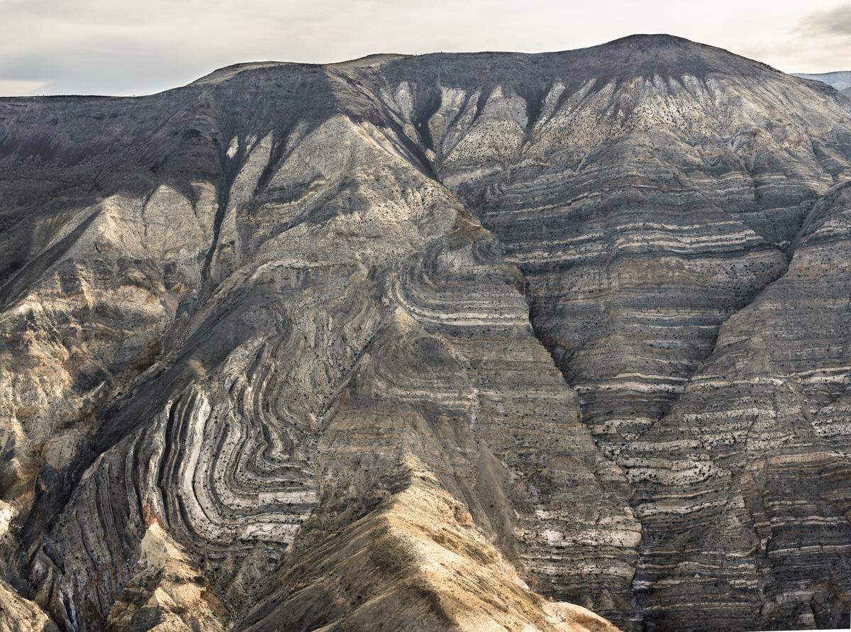 Betway Online Slots analyzed 150 natural landscapes across the United States and ranked their popularity online to create a list of the top 10 most popular natural wonders in the United States. 