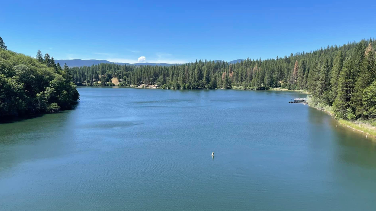 A man was pronounced dead after his canoe flipped on Lake Britton, deputies said.