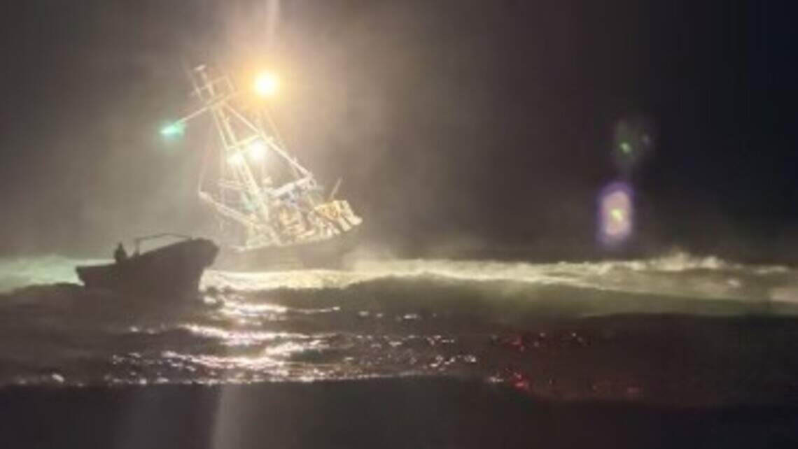 Fishing vessel run aground shuts down popular Northern California beach