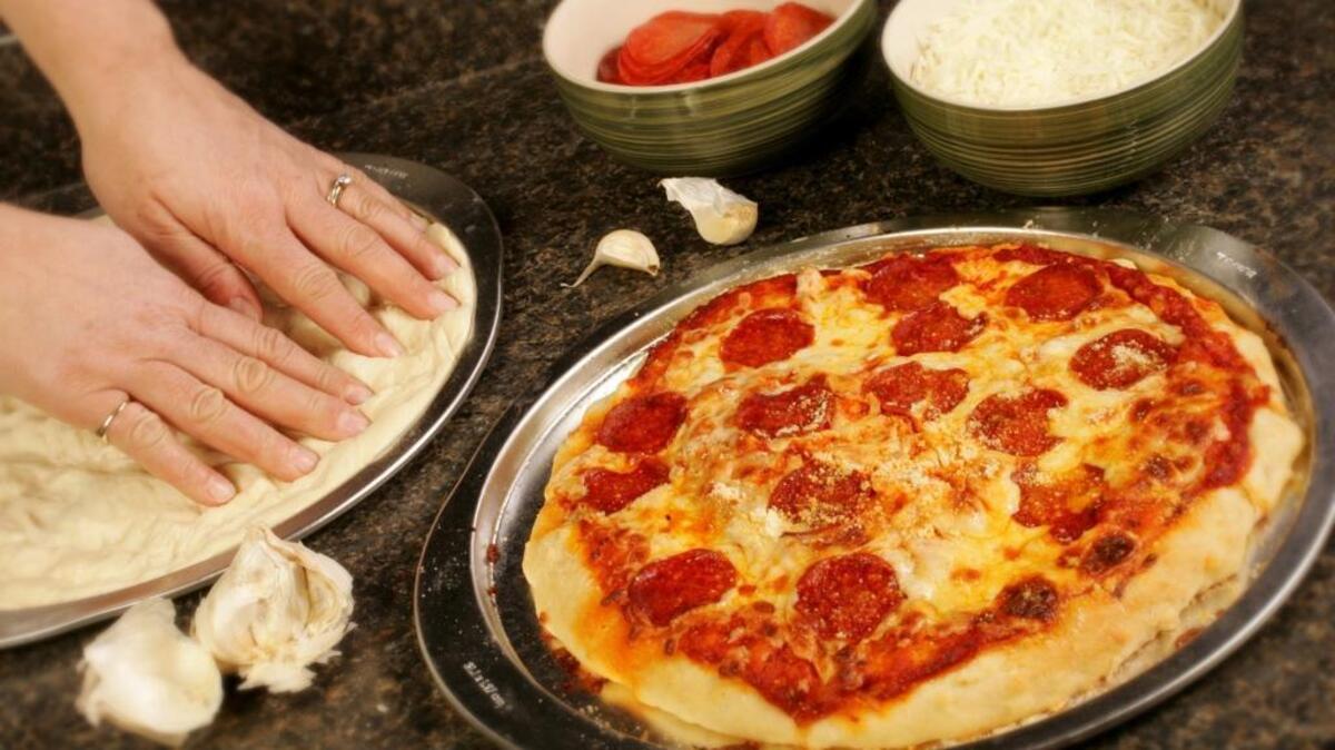 Stevi B's pizza eatery closing after videos posted of woman dancing on ...