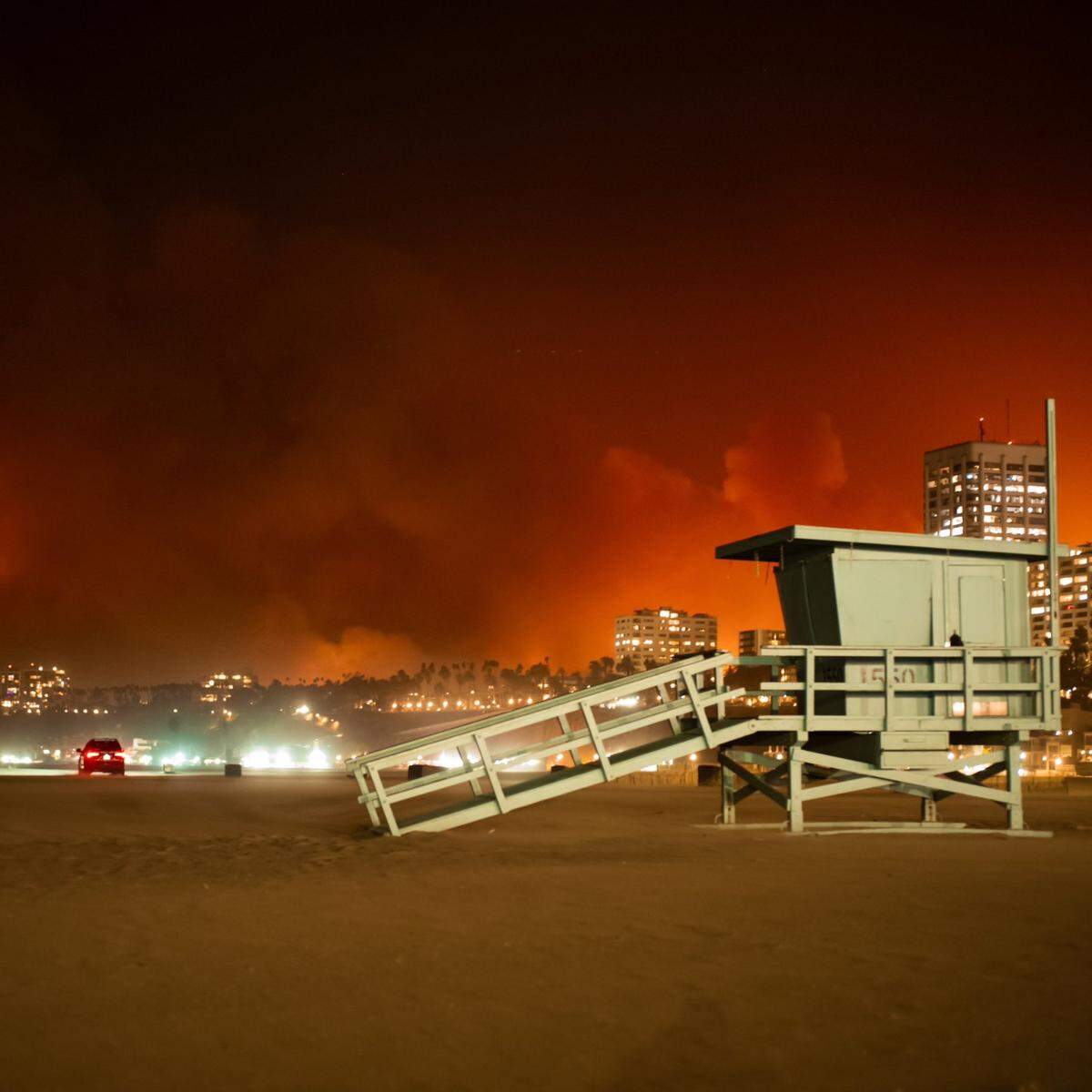 A wildfire in Pacific Palisades near Los Angeles has burned 5,000 acres and destroyed 1,000 structures, fire officials say.