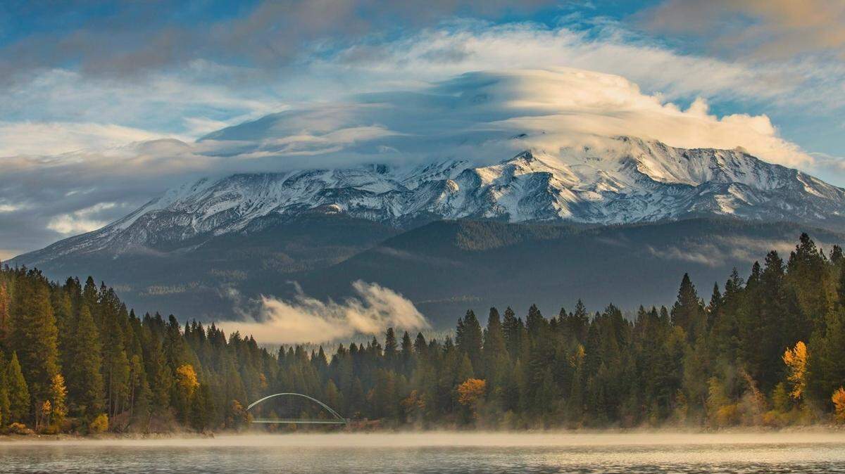 A climber died in a 2,000-foot fall on Mount Shasta, deputies say.