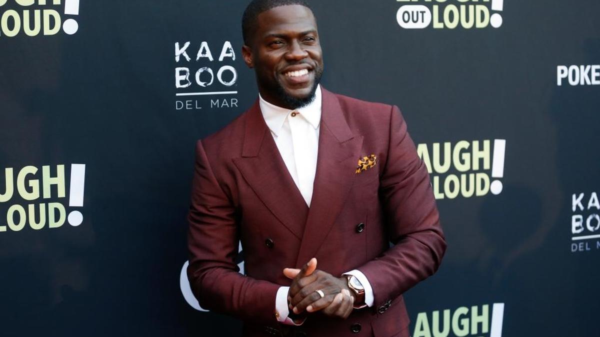 Comedian Kevin Hart has pledged $50,000 to Hurricane Harvey victims and is calling out other celebrities to offer assistance.