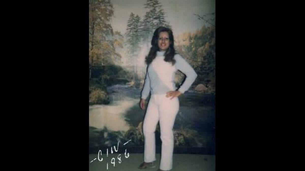 A body found behind a business two days before Christmas in 1988 has been identified as a missing woman, California officials say.