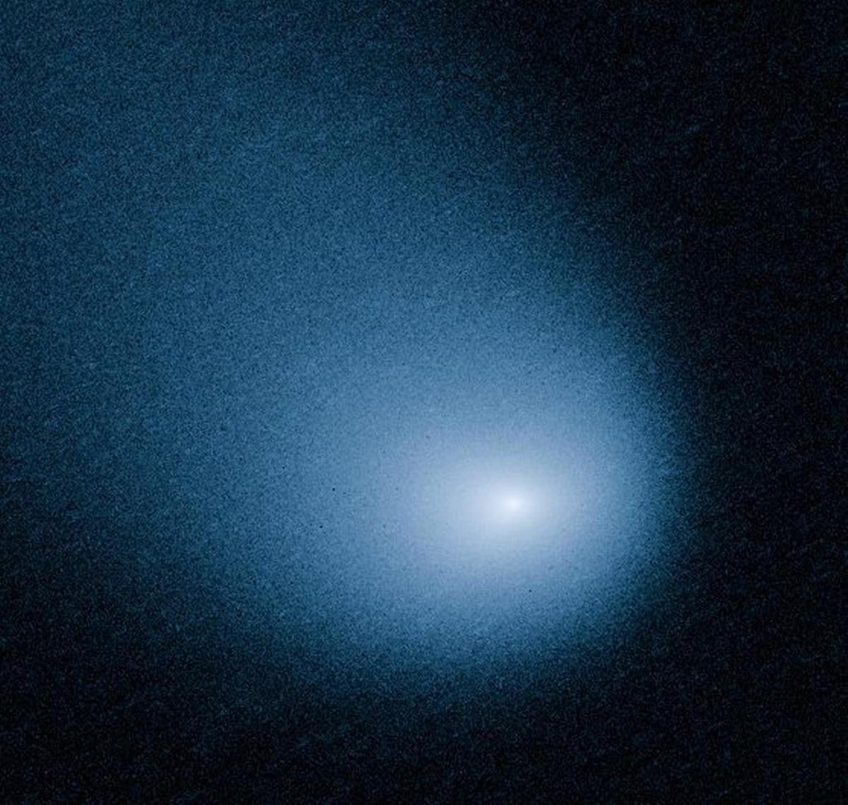 This March 27, 2014, image provided by shows comet C/2013 A1, also known as Siding Spring, as captured by Wide Field Camera 3 on NASA’s Hubble Space Telescope.