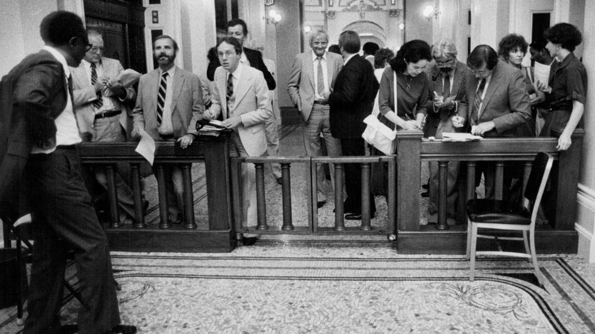 Lobbyists wait outside Assembly Chambers on the last day of legislature in 1982.