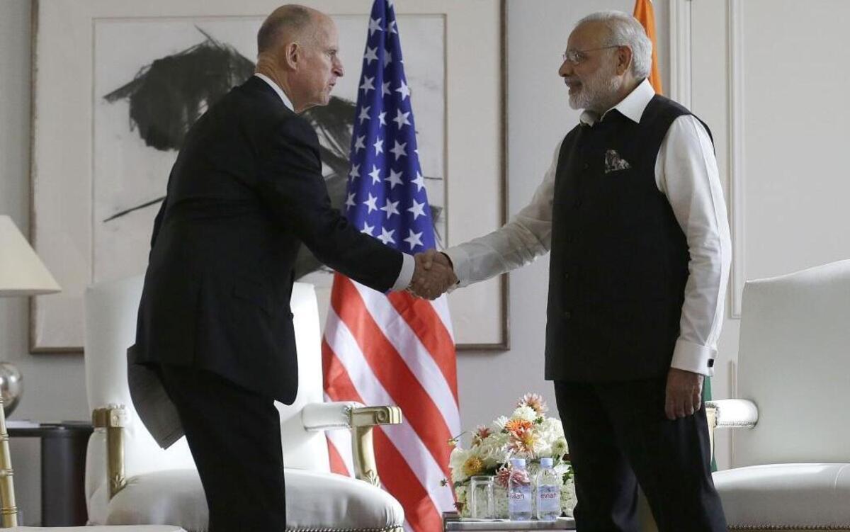
Gov. Jerry Brown, left, shakes hands with Prime Minister of India Narendra Modi in San Jose, Calif., Sunday, Sept. 27, 2015.
