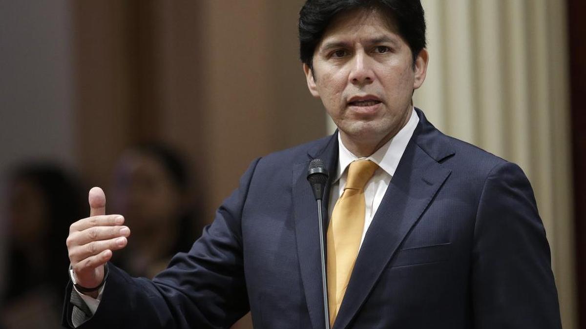 State Senate President Pro Tem Kevin de León urges lawmakers to approve his gun control bill on May 19, 2016.