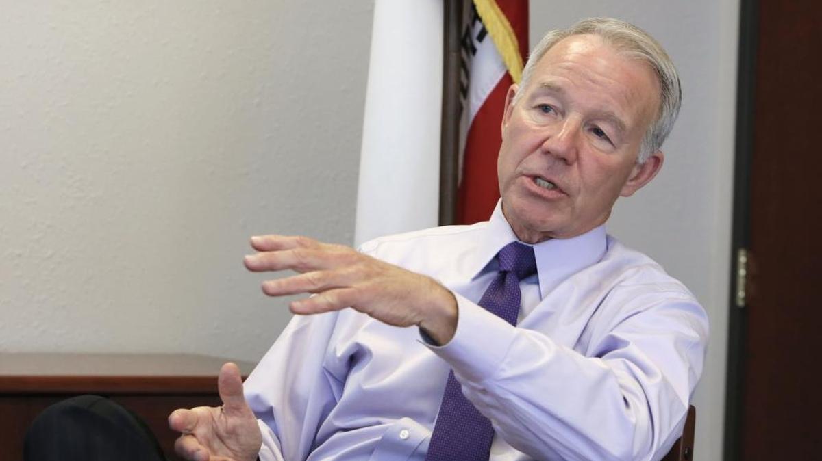 Jeffrey Beard, secretary of the California Department of Corrections and Rehabilitation, has announced he plans to retire.