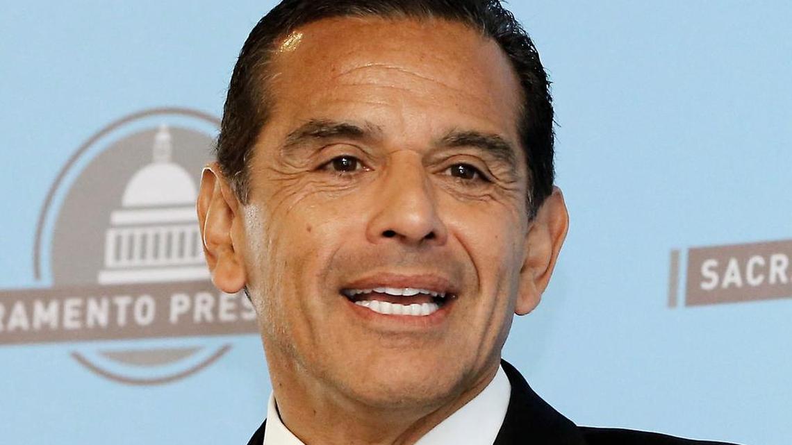 
 Antonio Villaraigosa
