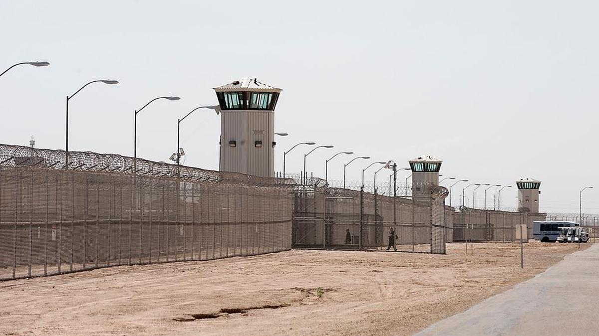 
A drug counselor was stopped earlier this month as she allegedly tried to enter Calipatria State Prison with illegal and prescription drugs, booze, tobacco, cough syrup and dozens of cellphones.
