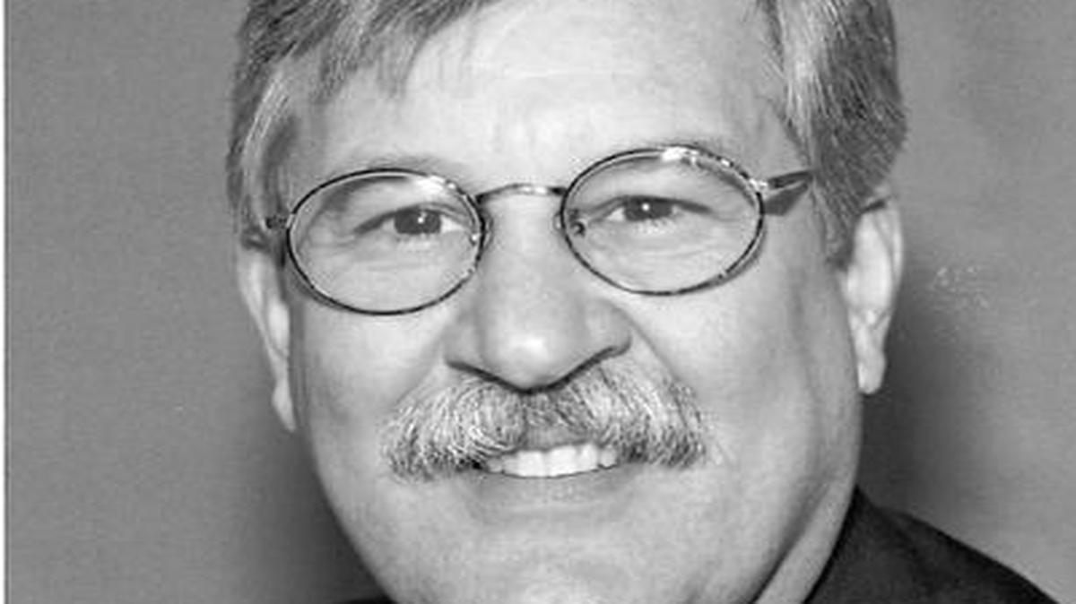 
Longtime Capitol lobbyist Dan Wall, an expert on local government finances, died Jan. 22 at age 68.
