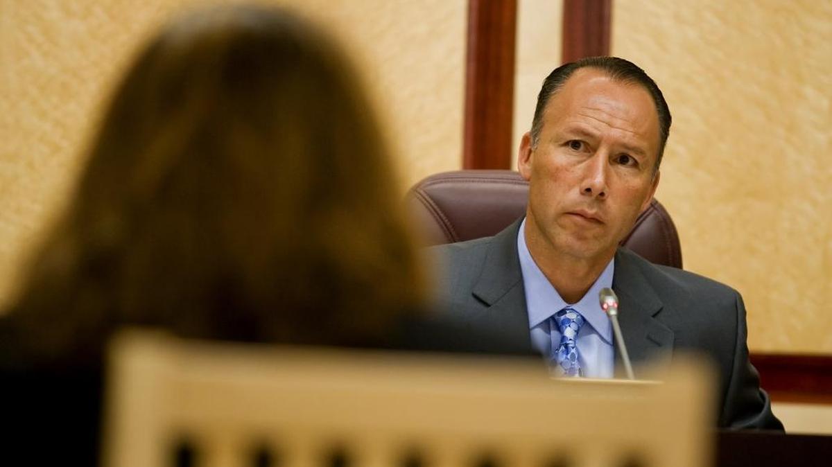 Then-Sen. Dean Florez at a Senate Governmental Organization Committee hearing on, Feb. 12, 2008 in Sacramento.