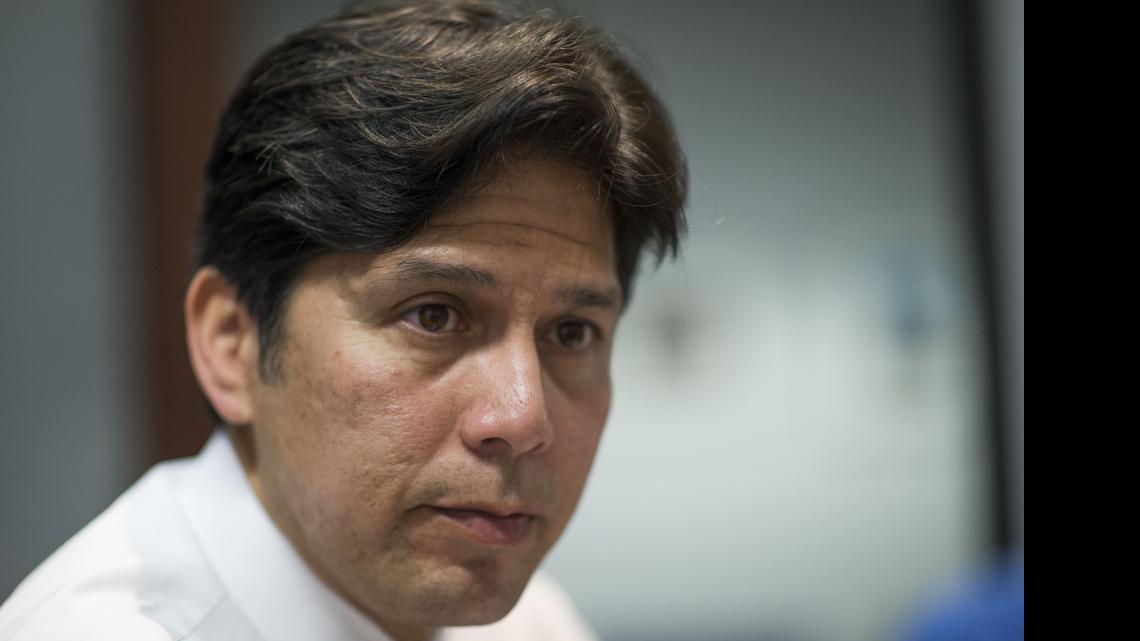 
Senate President Pro Tem Kevin de León, D-Los Angeles, is pushing to unionize in-home child care providers.

