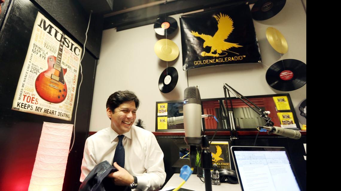 
Senate President Pro Tem Kevin de León visited California State University, Los Angeles, on June 5, 2015 and played guest DJ for an hour at the student radio station, Golden Eagle Radio.
