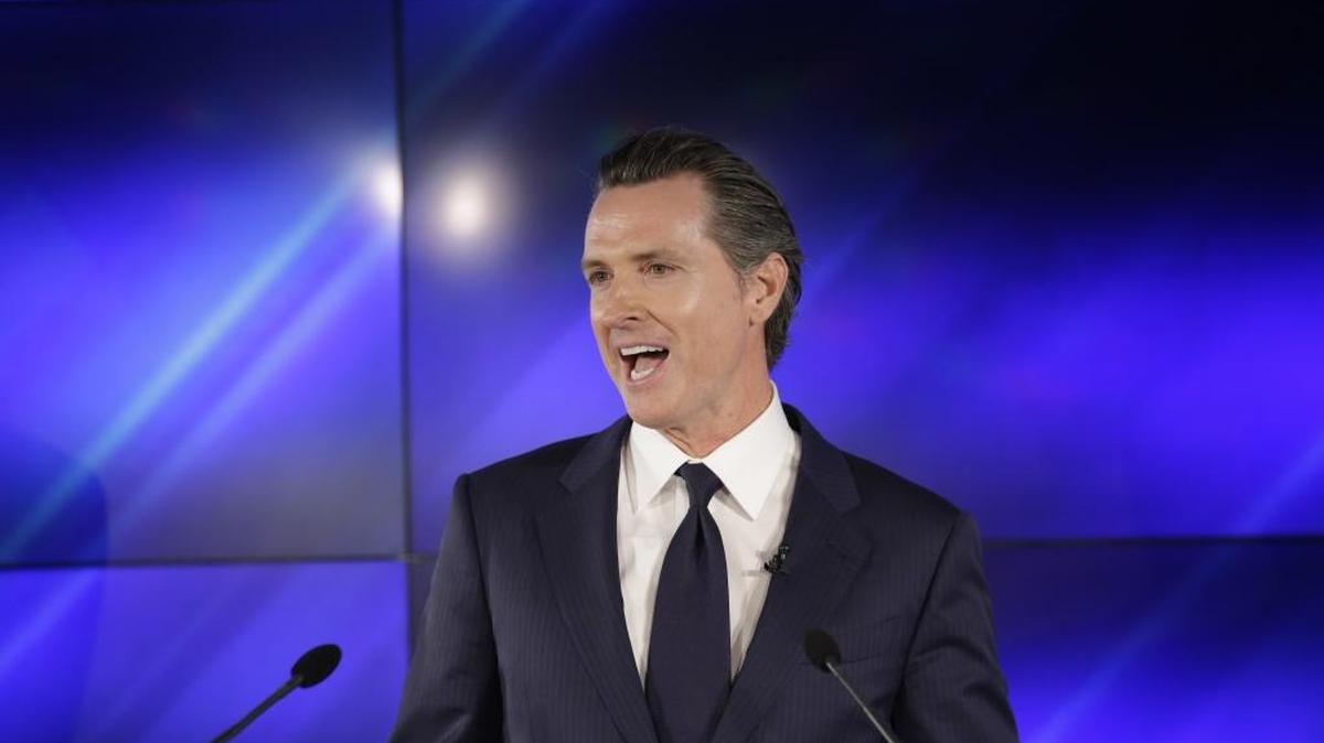 
Lt. Gov. Gavin Newsom is pressing for a ballot measure that would toughen California’s restrictions on guns and ammunition.
