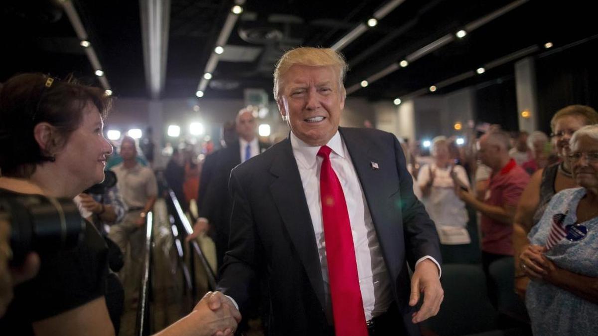 
Republican presidential candidate Donald Trump speaks at his South Carolina campaign kickoff rally in Bluffton, S.C., on July 21, 2015.
