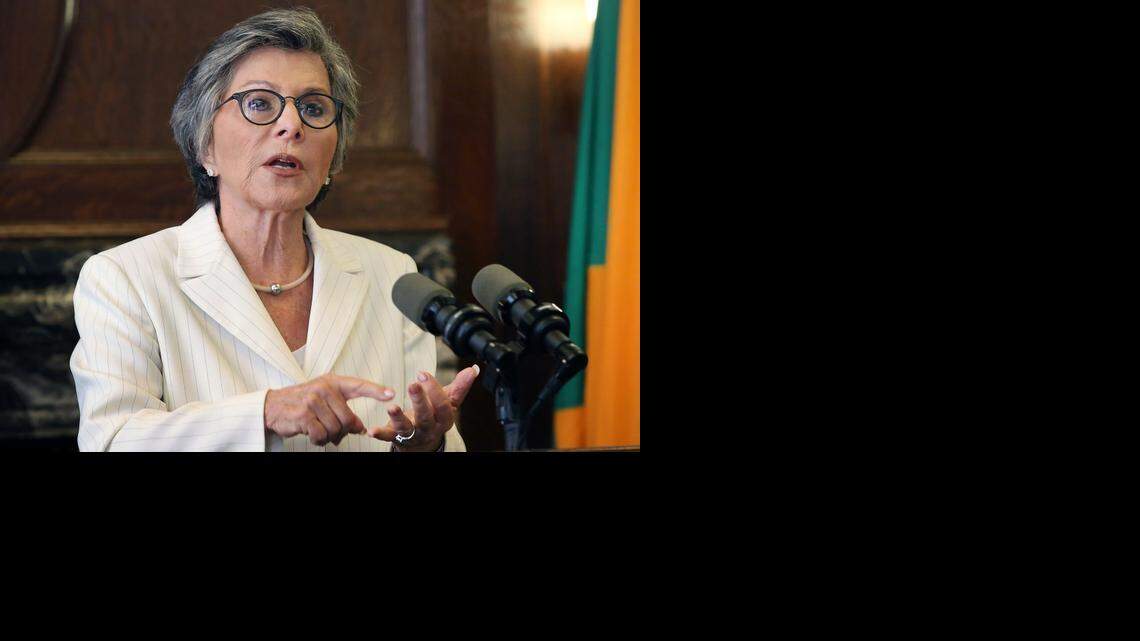 
U.S. Sen. Barbara Boxer D-Calif., speaks during news conference in Los Angeles on Friday, Aug. 22, 2014.
