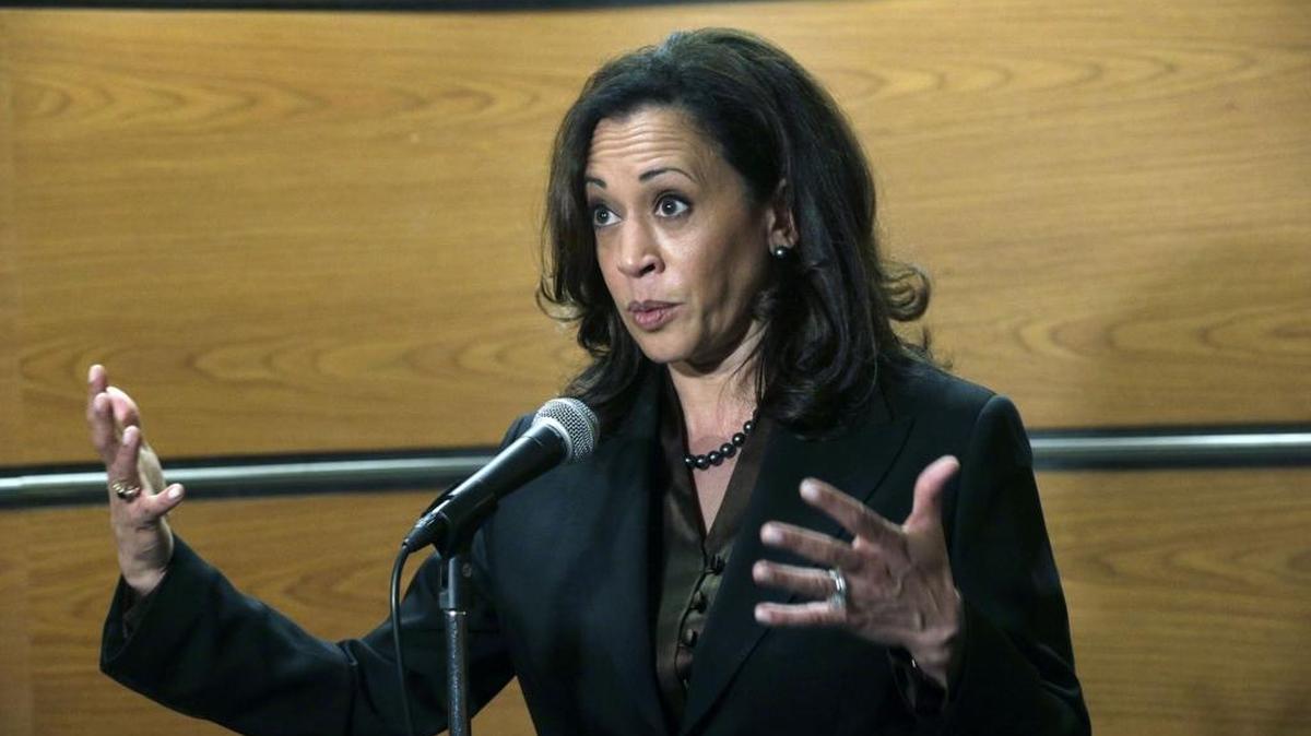 California Attorney General Kamala Harris hosts a strategic discussion with immigrants' rights advocates, community leaders, local law enforcement officials, and members of the California Legislature about working collaboratively on immigration issues and the pathway forward during a post-election convention at the Los Angeles Chamber of Commerce, Monday, Dec. 12, 2016.