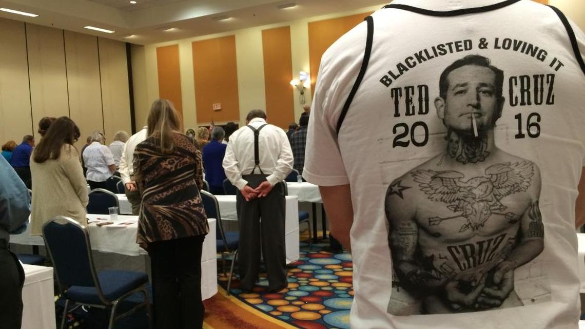 
Members of the Tea Party California Caucus pray before a meeting at the California Republican Party’s fall convention in Anaheim on Sept. 19, 2015.
