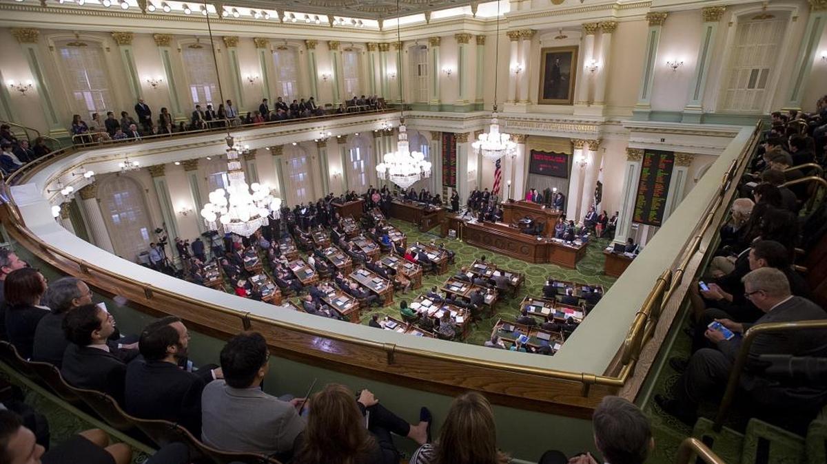 A view of the inside of the Capitol as Gov. Jerry Brown delivers the State of the State on Thursday January 21, 2016.