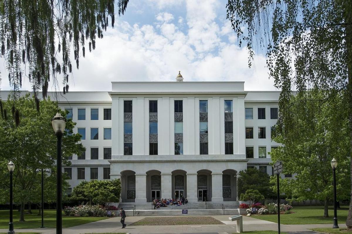 The now-demolished east entrance of the state Capitol in 2016.