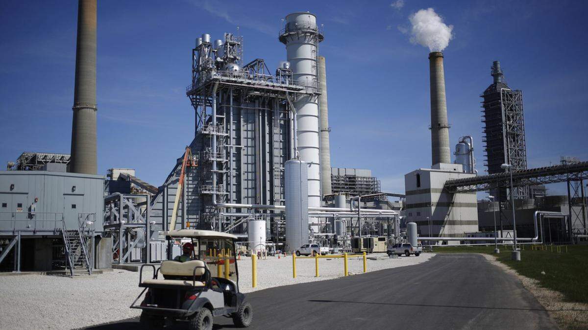 The Petra Nova Carbon Capture Project stands at the NRG Energy WA Parish generating station in Thompsons, Texas., in 2017. SMUD is considering a carbon capture project at a Yuba City natural gas plant.
