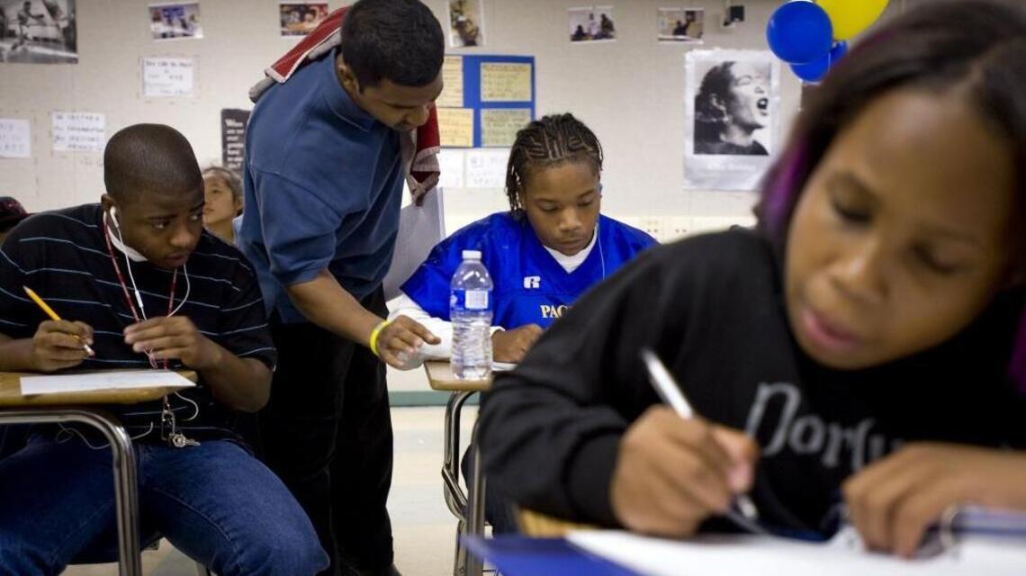 Search average teacher, superintendent pay for California school districts