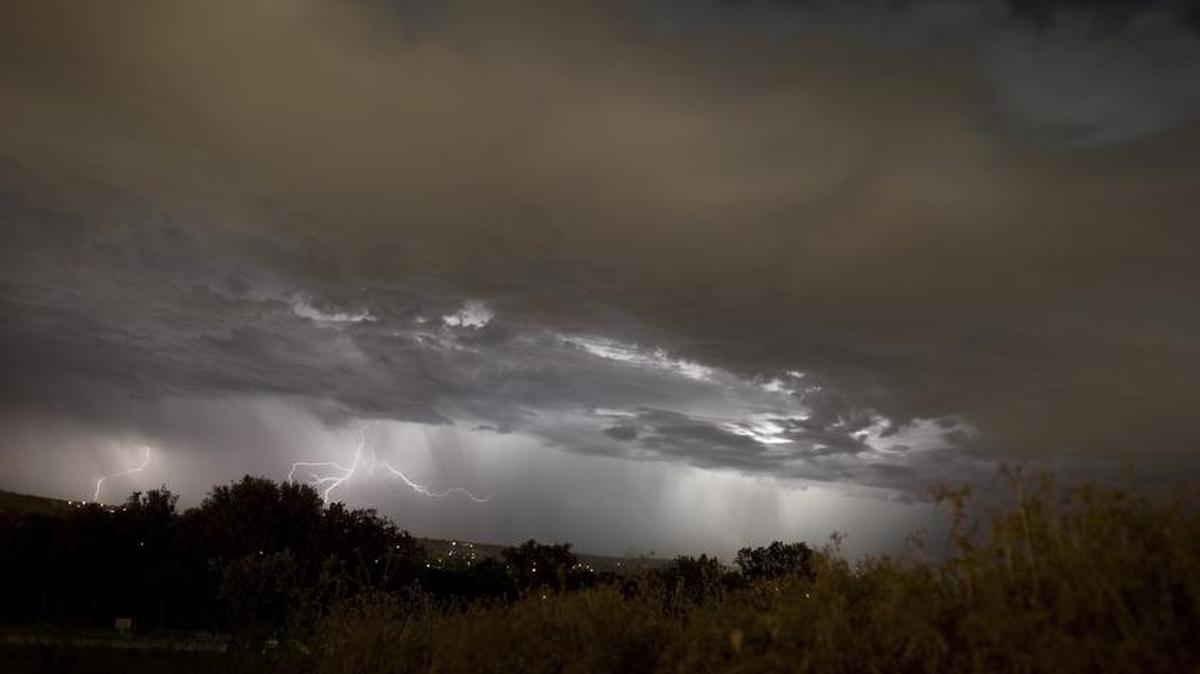 Lightning dances over Placer County on Wednesday, June 3, 2009. Isolated thunderstorms are forecast for parts of Northern California on Thursday, June 13, 2024.
