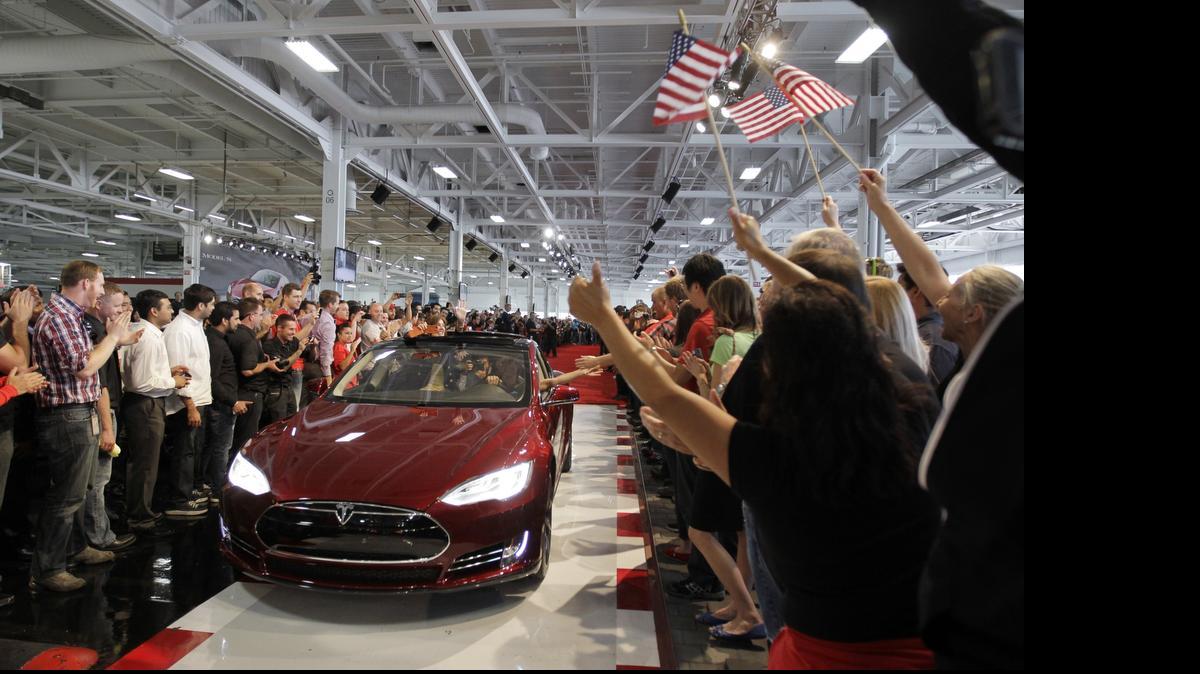 
Elon Musk has taken on technological innovation with his electric Tesla and ever-more durable batteries for storing energy. He is charting the path toward the renewable energy infrastructure of the future. 
