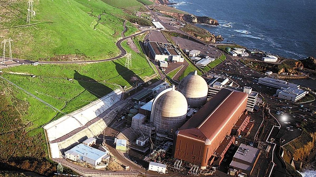 Pacific Gas & Electric Co. on Tuesday announced plans to close its Diablo Canyon nuclear plant within the next decade. The deal will bring the company closer to the mandate that 50 percent of California’s electricity generation come from renewable energy sources by 2030.