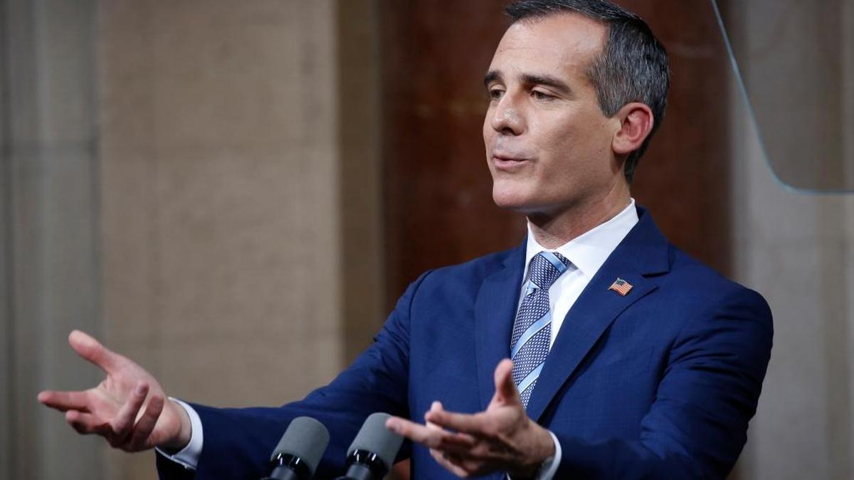Mayor Eric Garcetti delivers his State of the City address in Los Angeles City Hall Council Chambers on April 16, 2018. (Al Seib/Los Angeles Times/TNS)