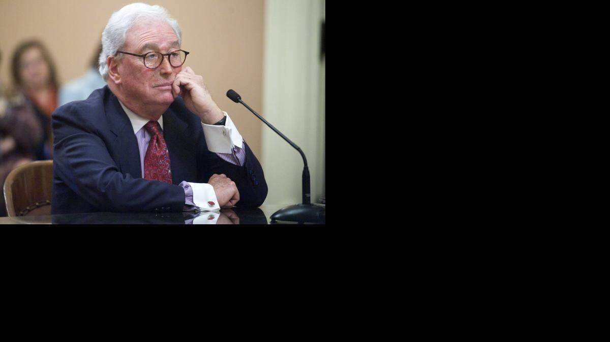 
A $250-a-plate tribute in San Francisco is honoring Michael Peevey, the embattled ex-president of the PUC. 
