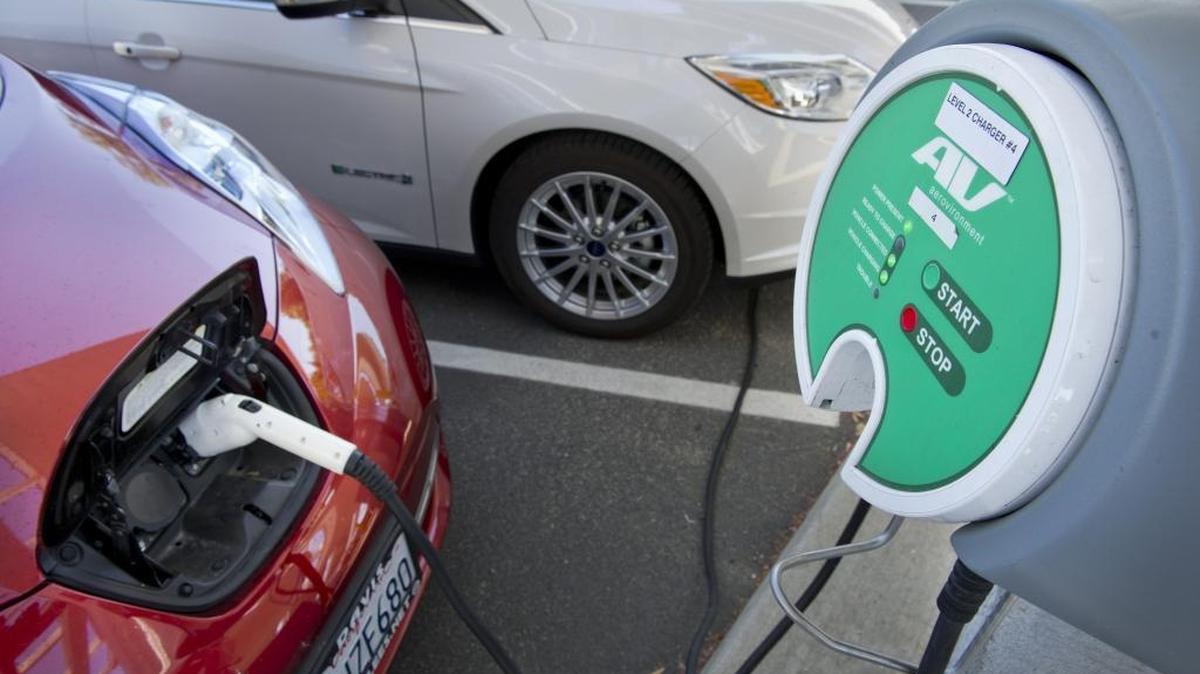 Sacramento will get more fast electric vehicle chargers like the ones SMUD opened in 2014 with money from the Volkswagen emissions scandal settlement.