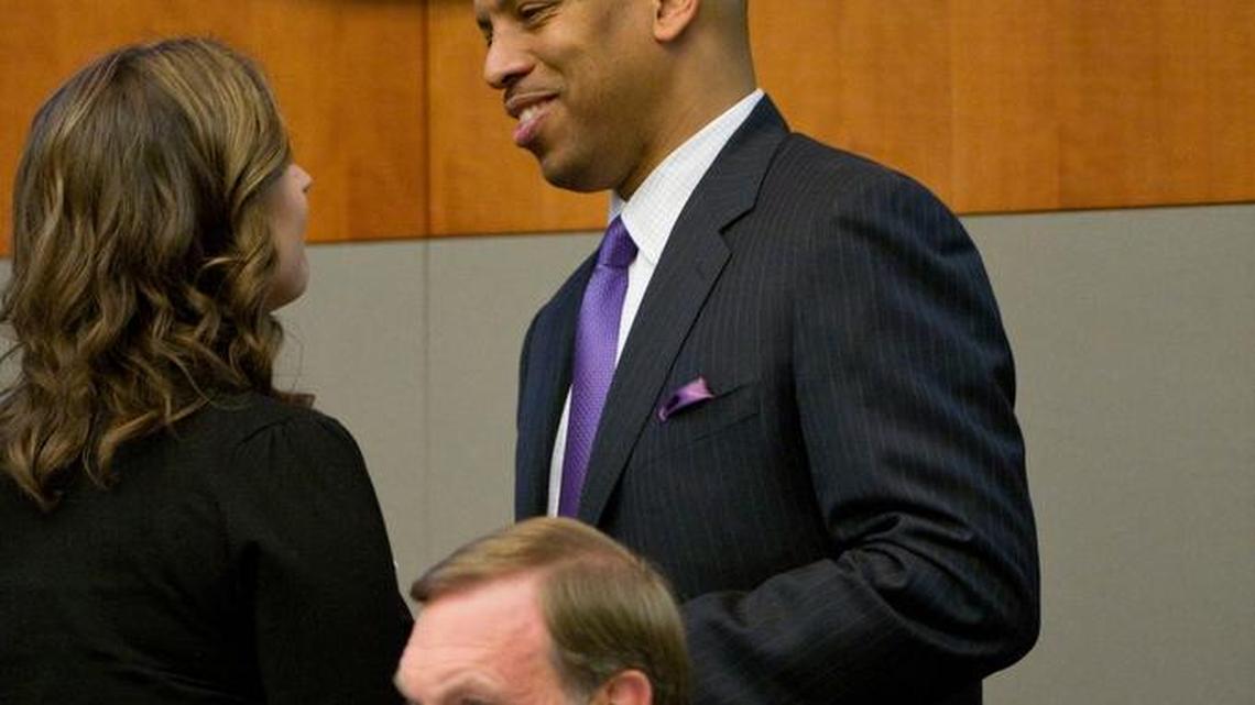 
Vice Mayor Angelique Ashby talks with Mayor Kevin Johnson.
