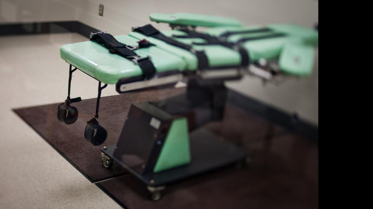 
This gurney with body, leg and arm straps has been used for 11 lethal injection executions in the old chamber. It’s in new, as yet unused, execution room.
