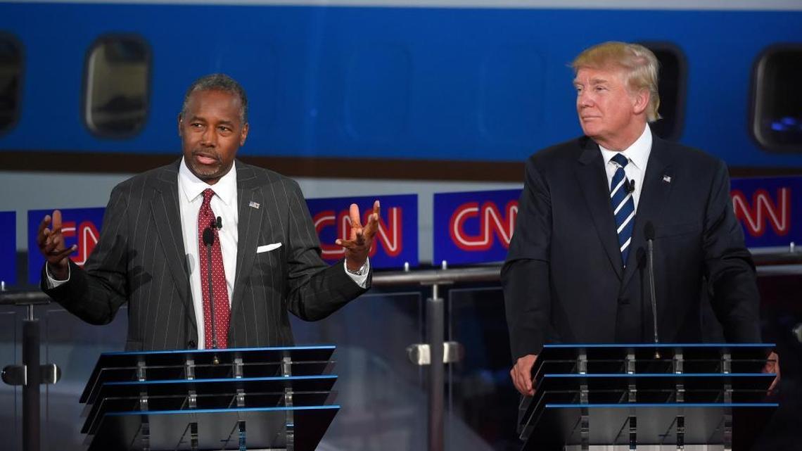 
Republican presidential candidate, retired neurosurgeon Ben Carson, left, questioned vaccine schedules and Donald Trump linked vaccines with autism during Wednesday’s presidential debate.
